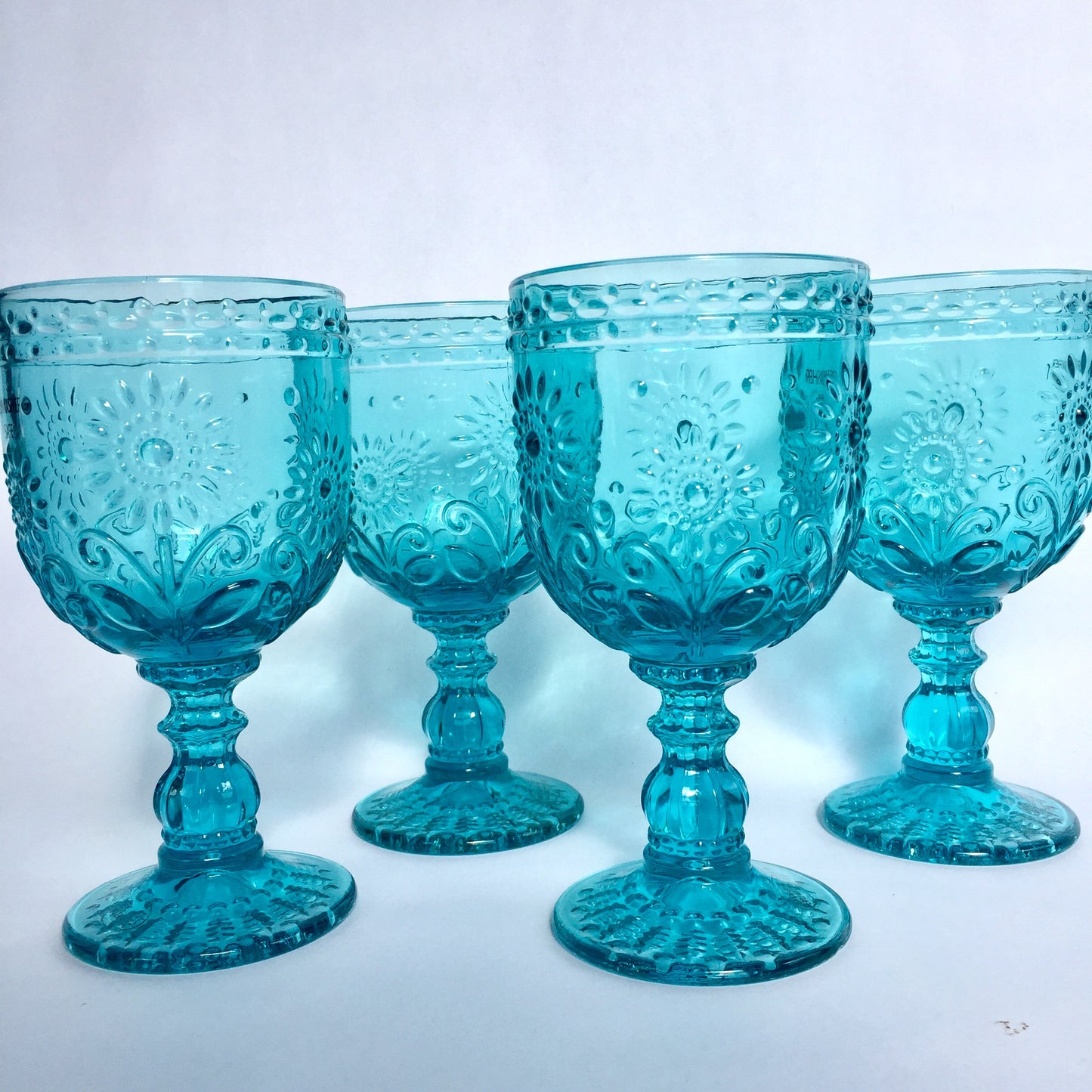4-pack Wine Glasses Turquoise Vintage Embossed Design with Textured Floral Pattern